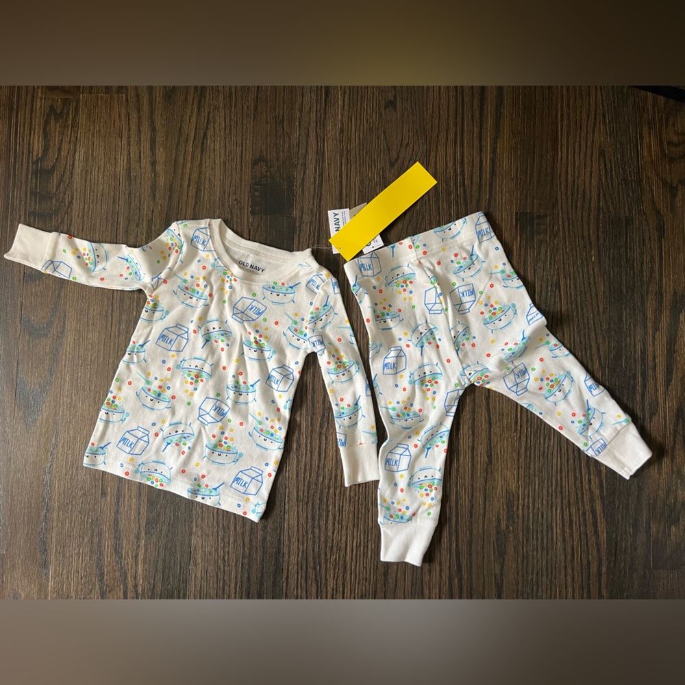 NWT Old Navy 12-8 Month Cereal Pjs